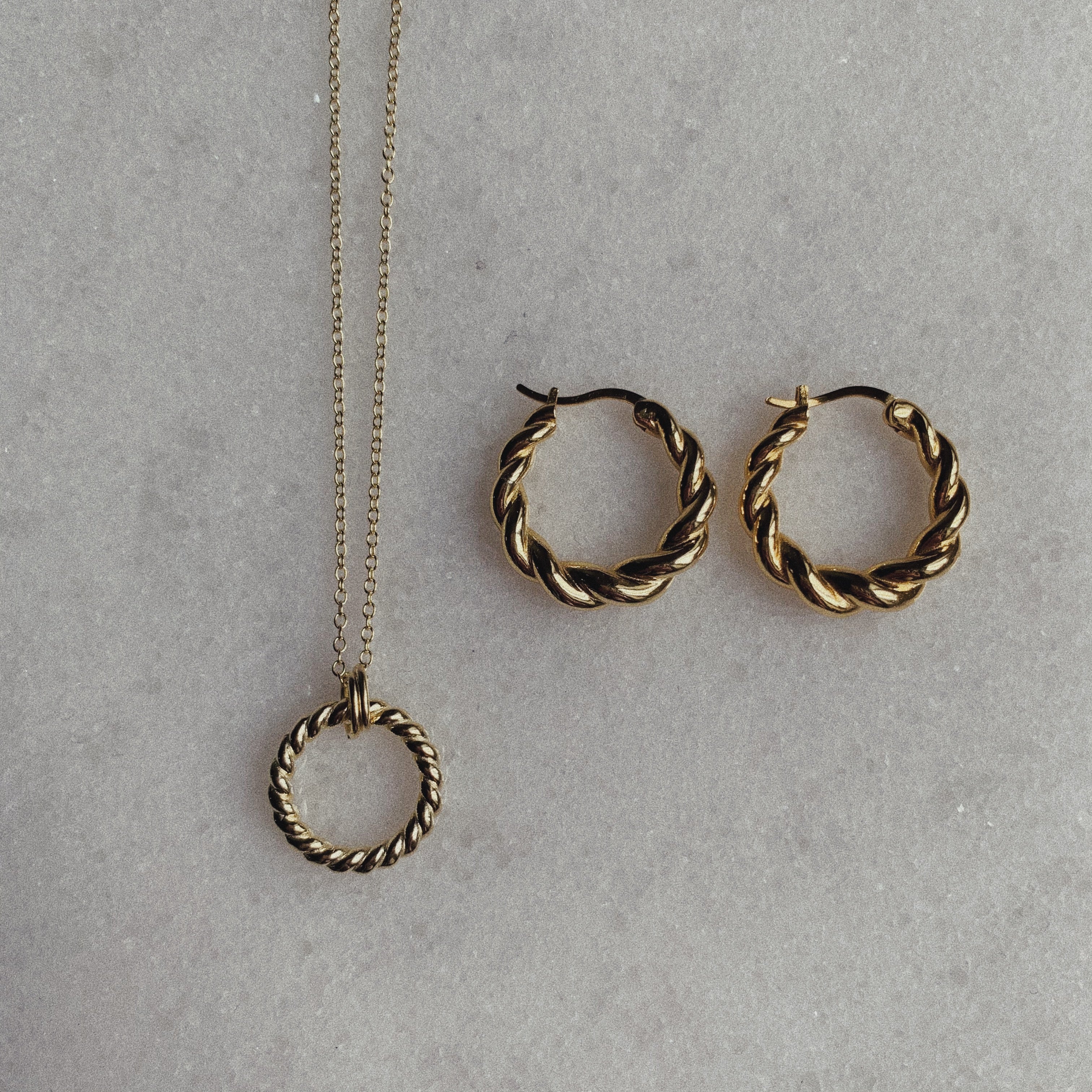 Rope necklace