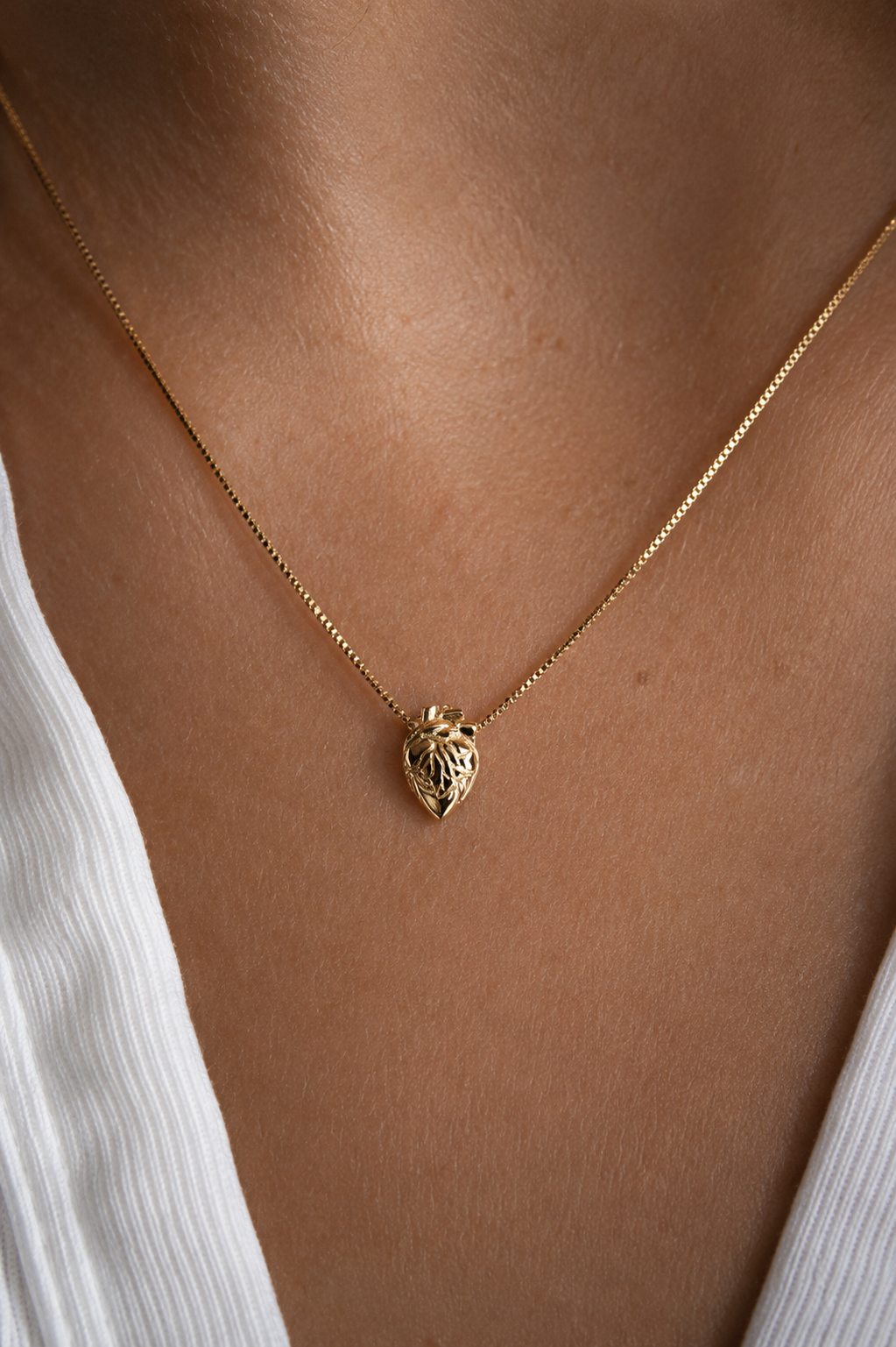 Anatomical heart necklace