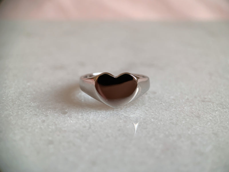 Heart signet ring