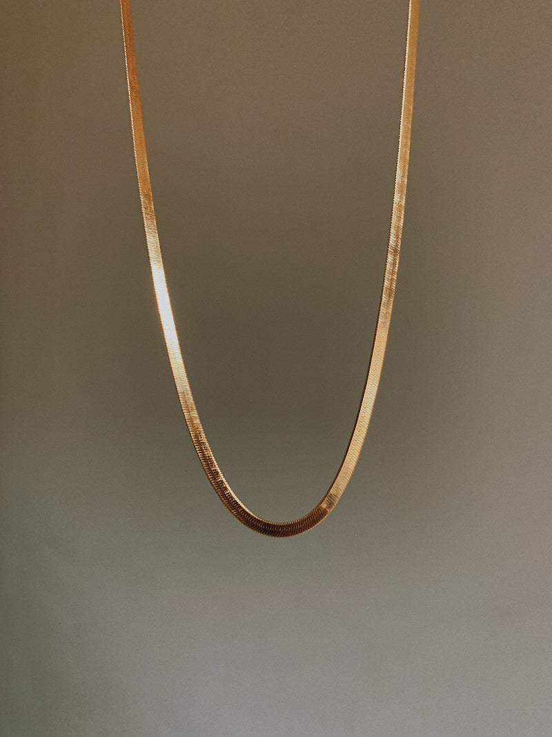 Liquid gold necklace