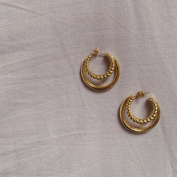 Twisted double hoops