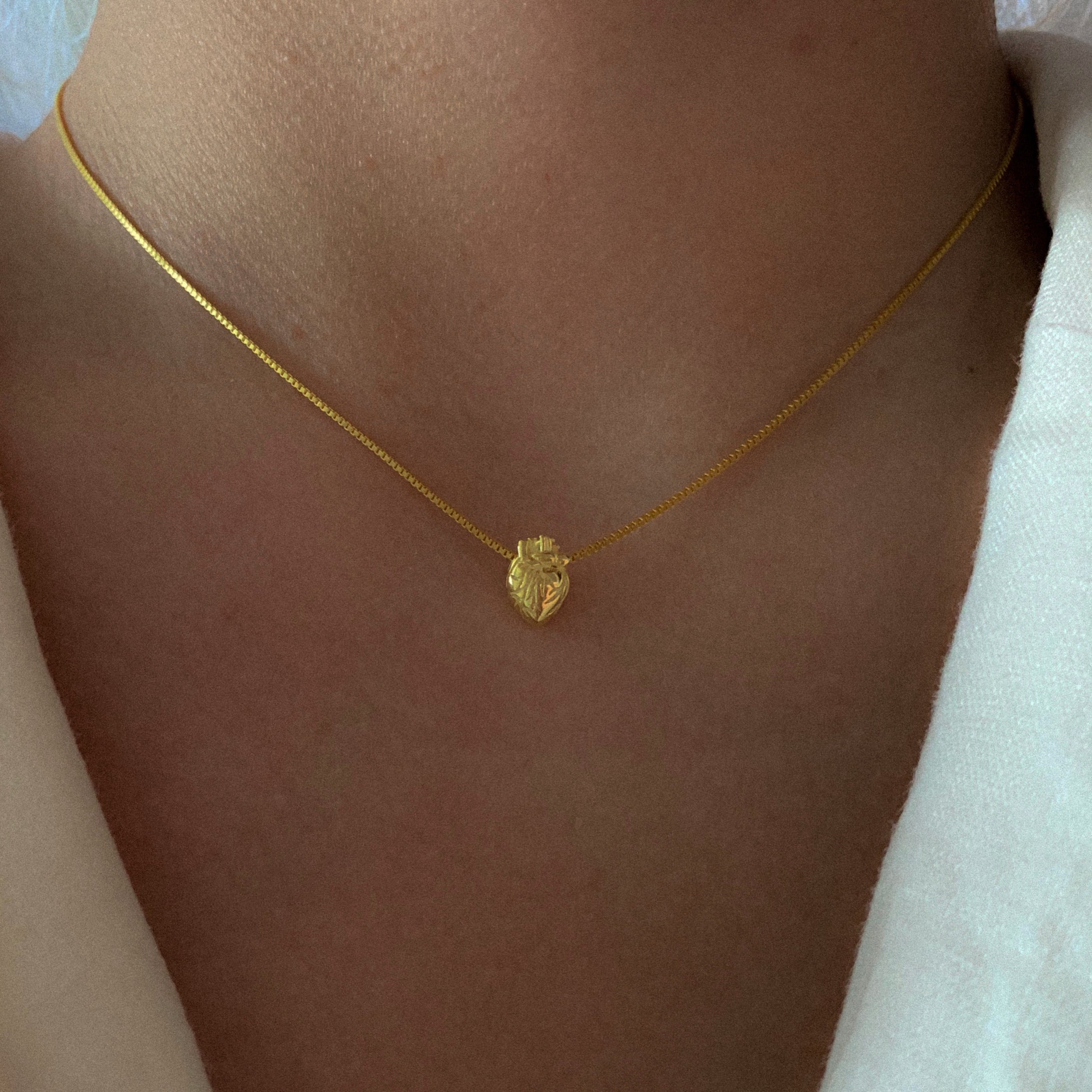 Anatomical heart necklace