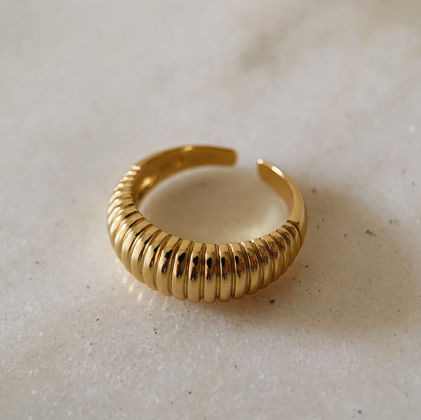 Croissant ring