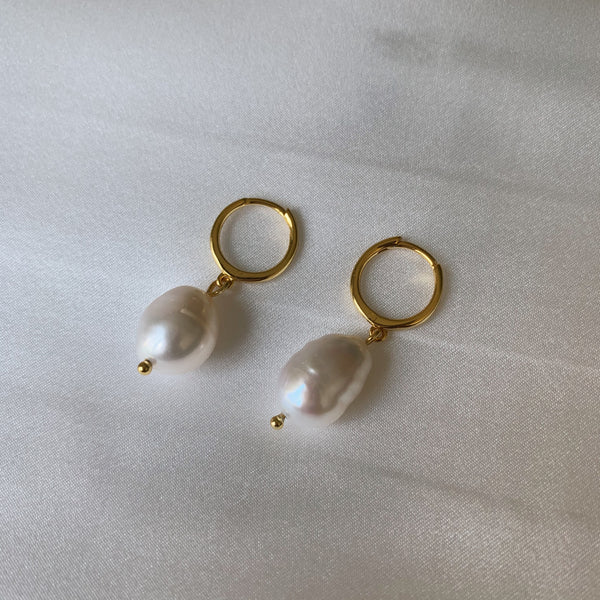 Sensai pearl hoops