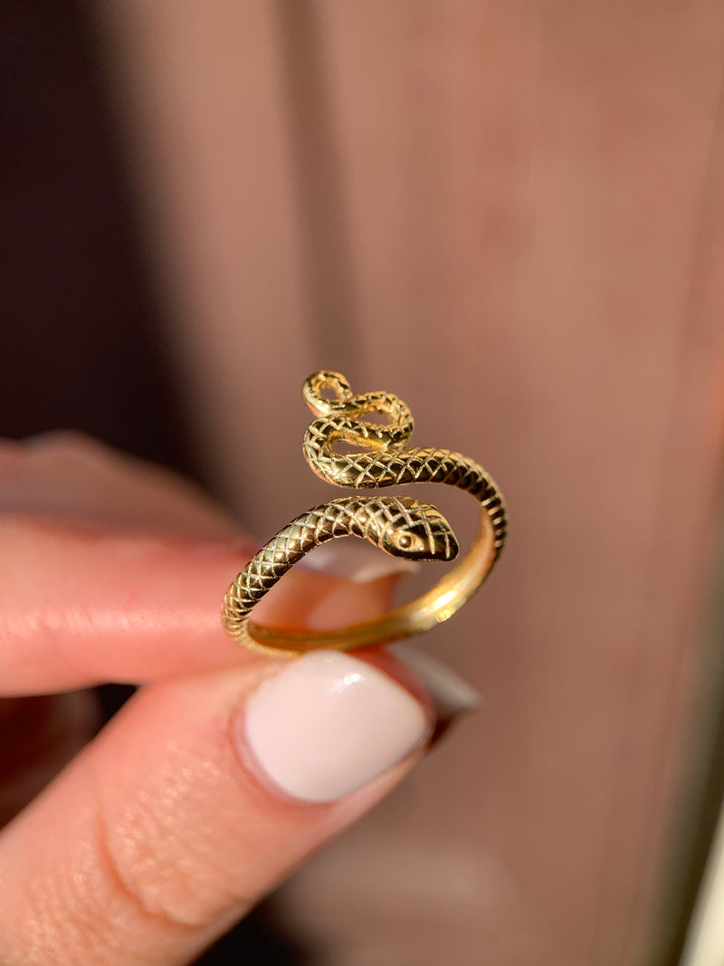 Cobra ring